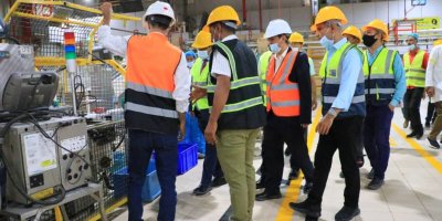 وكيل وزارة الشؤون الاجتماعية والعمل يشيد بتجربتها المتقدمة في مجال السلامة والصحة المهنية